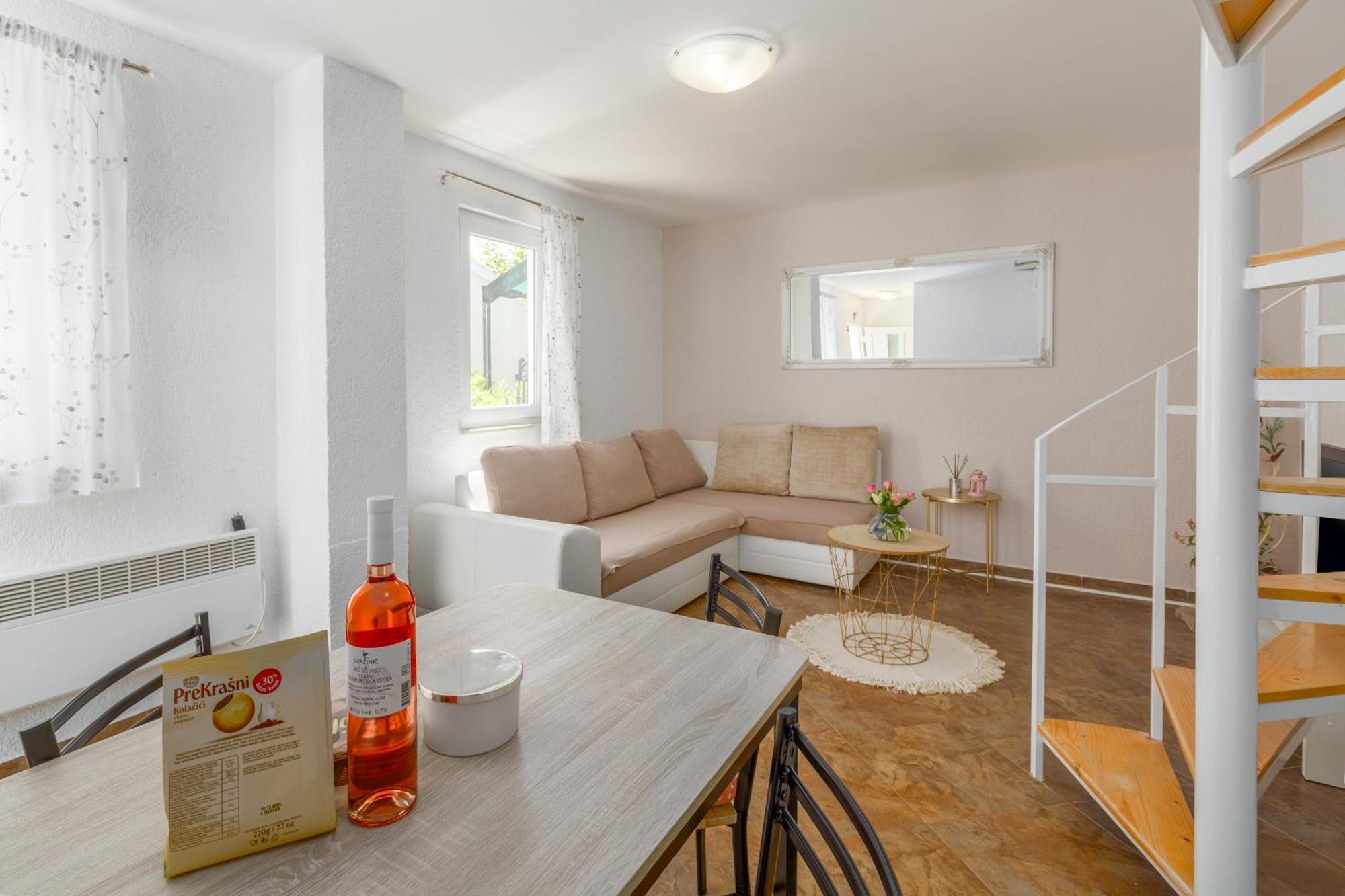 Apartment Leni Near Beach Porec Bagian luar foto